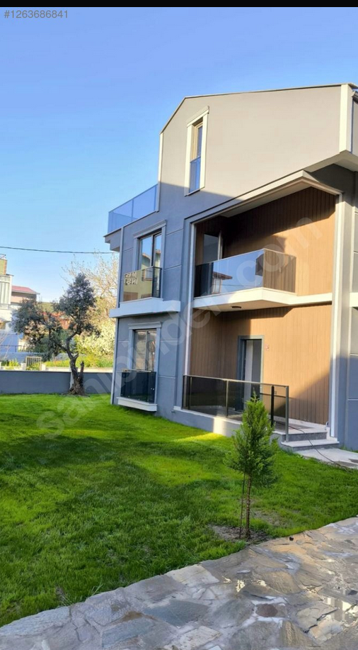 Avşa Merkez'de Havuz Başı Müstakil Villa